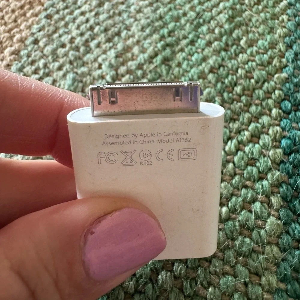 Apple 30-Pin to SD Card Adapter ⭐️5 for $20⭐️